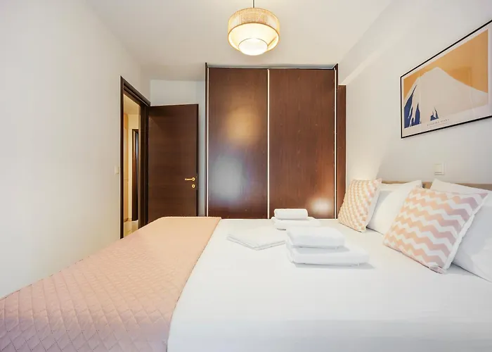 Elegant 2Bd Apartment Near Acropolis By Ilsofoir Collection